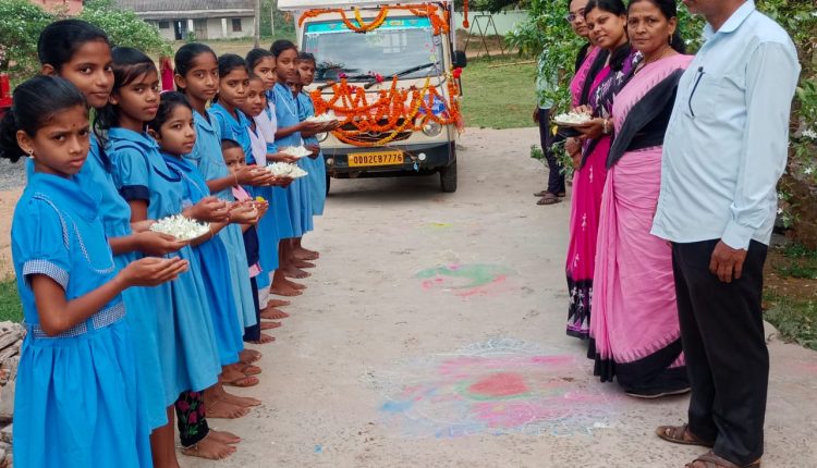 ଗାଁ ଗାଁ ବୁଲିଲା ଶିକ୍ଷା ସଚଟେନତା ରଥ|