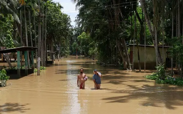 16southasia-floods-ptmq-articleLarge